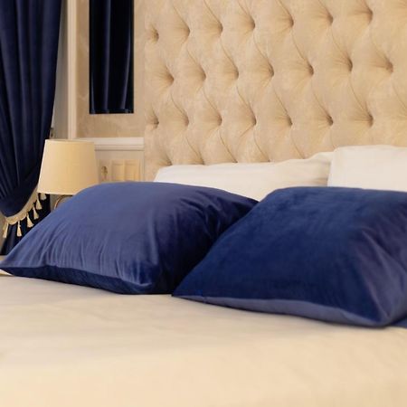 Smart Business Hotel Пинск Экстерьер фото