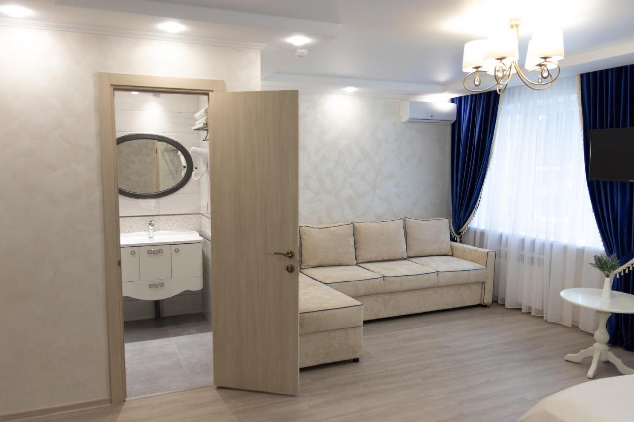 Smart Business Hotel Пинск Экстерьер фото