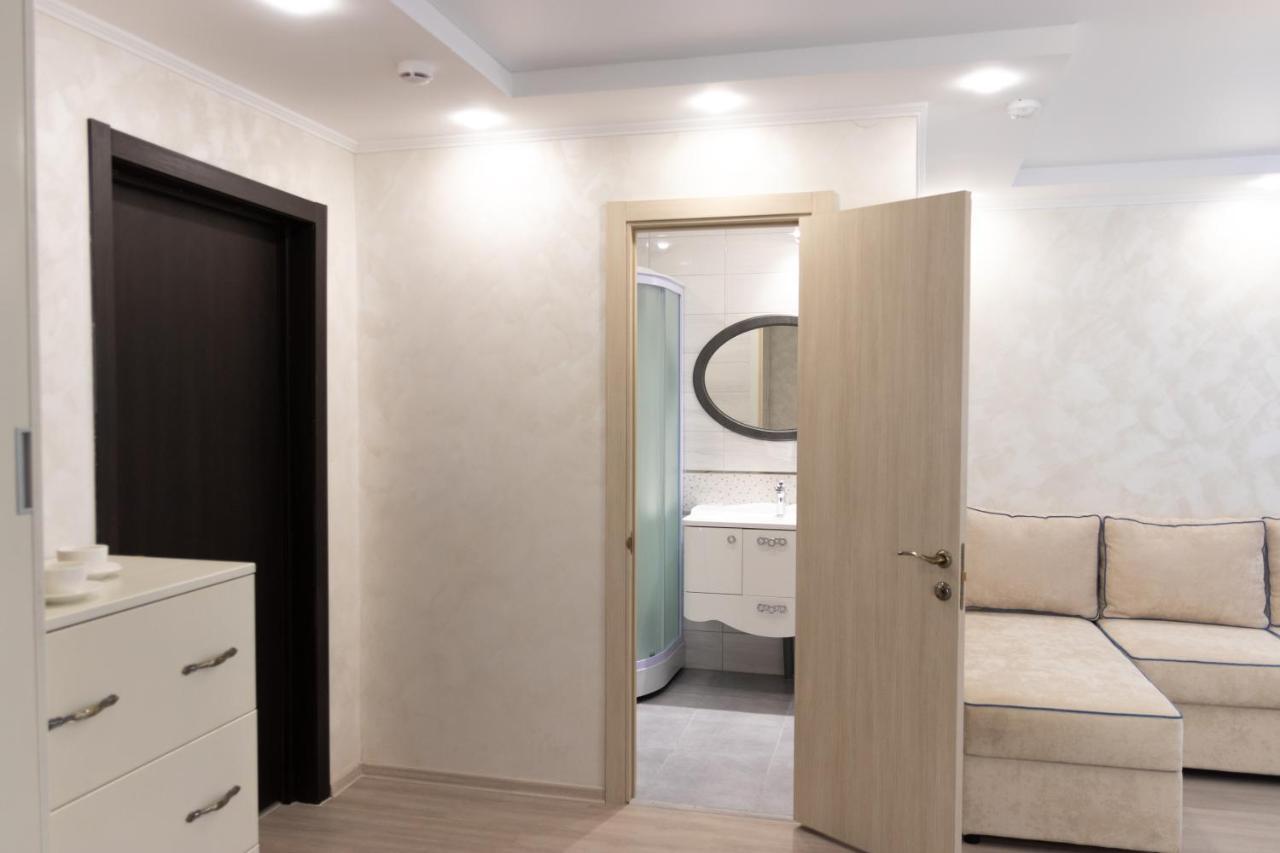 Smart Business Hotel Пинск Экстерьер фото